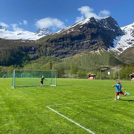 Ladebua 펜션 Brunstad